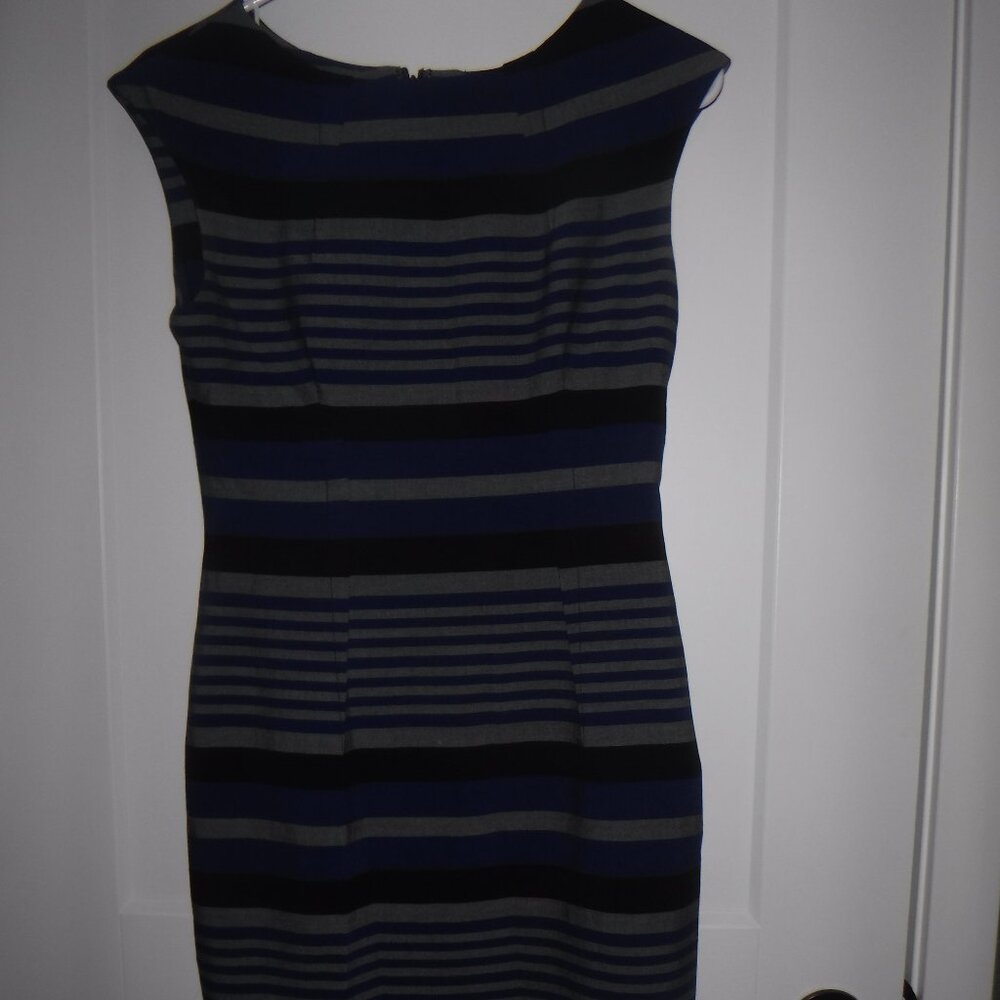CALVIN KLEIN SIZE 2 LIKE NEW DRESS STRIPED BLUE GRAY BLACK